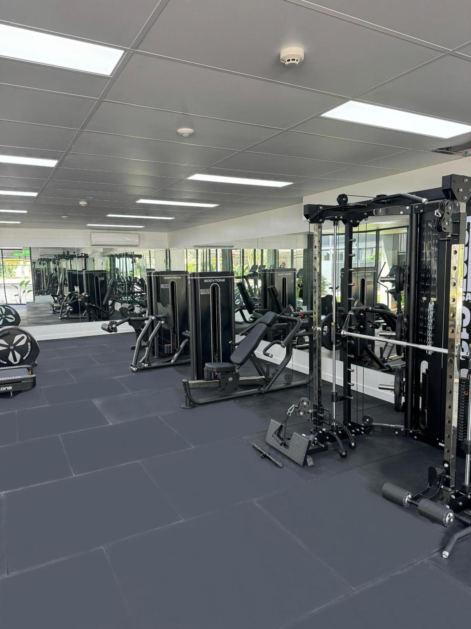 Belmoral Corporate Suites (Adults Only) Townsville Exteriör bild