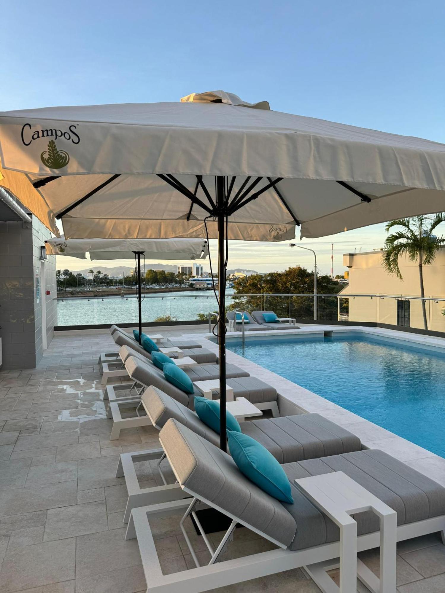 Belmoral Corporate Suites (Adults Only) Townsville Exteriör bild